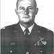 El Mayor Louis Edward Curdes, tres años antes de su retiro de la US Air Force
